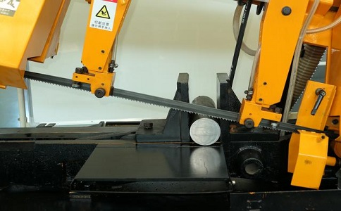 荥经数控带锯床自动送料精度会出现偏差吗？