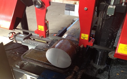 荥经卧式带锯床加工时出现明显振荡如何排查？